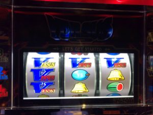 Versus ビッグ中のv揃いで設定示唆 中段揃いなら56確定 人生半分 パチスロ大好きサラリーマンの小言2